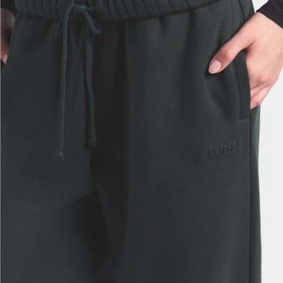 SKIMS Spruce Classic Straight Leg Pants - Picture 4 of 5